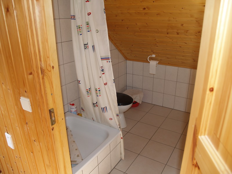 Badezimmer mit Dusche